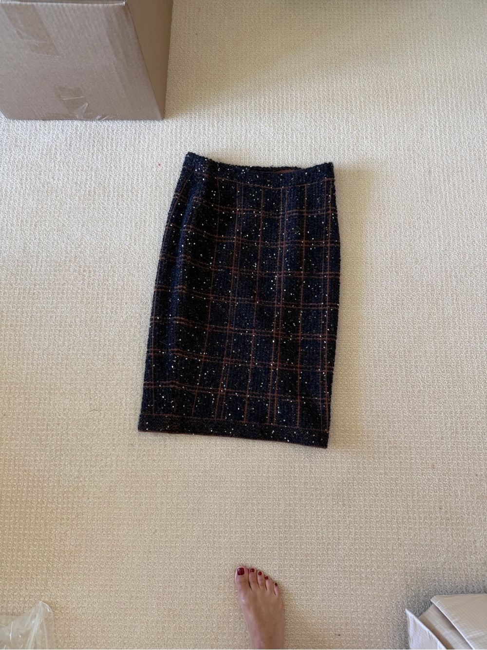 D. Exterior Classic Navy Plaid Tweed Pencil Skirt - Women's - Picture 4 of 4